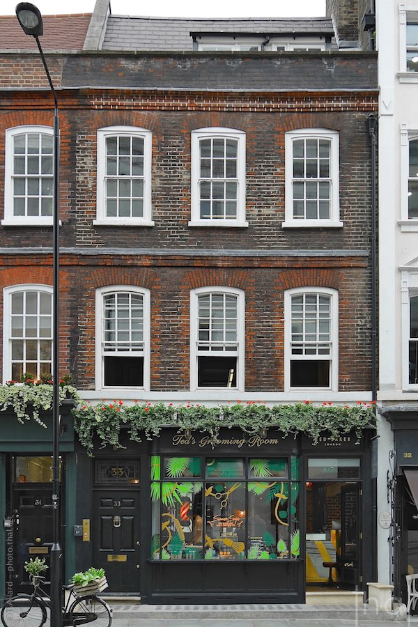 Façade de maison en brique typique à Londres