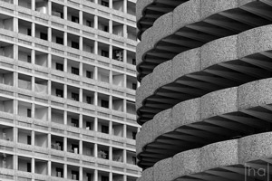 Photographie minimaliste - dualité d'architectures à Lyon Part-Dieu