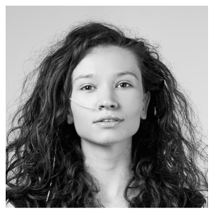 portrait féminin au format carré